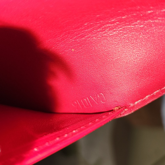 Authentic Louis Vuitton Vernis Red Agenda Cover - Picture 15 of 15